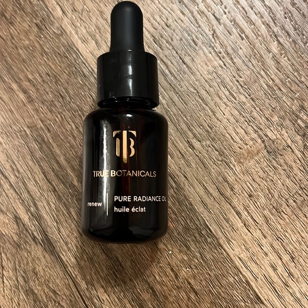 Brand new True Botanicals - renew pure radiance oil